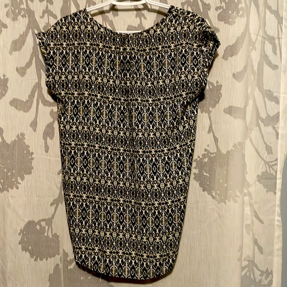 M&E light top in white green and black with cap sleeve 100% rayon size medium - Picture 2 of 3